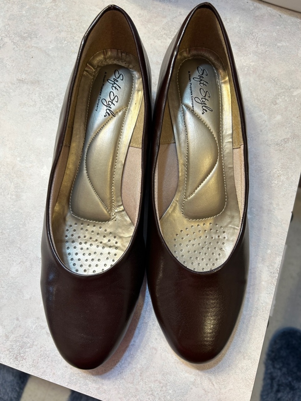 Soft Style Women’s Dark Brown Slip-On Pump